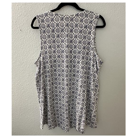 J. Jill Women's Blue White Geometric Print V-Neckline Sleeveless Blouse Large - Picture 3 of 9